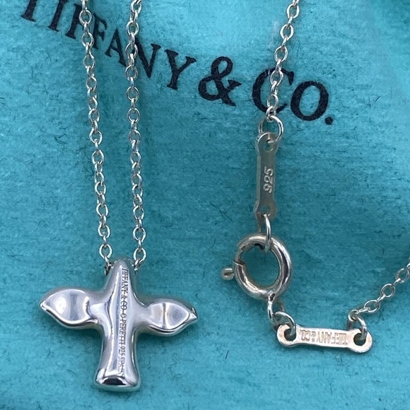 Tiffany & Co. Sliver Elsa Peretti Dove Bird Pendant Necklace - Picture 6 of 8